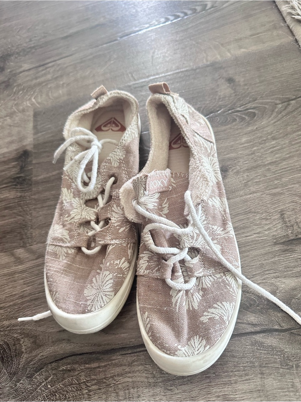 Roxy Pink-Beige Floral Canvas Lace-Up Sneakers